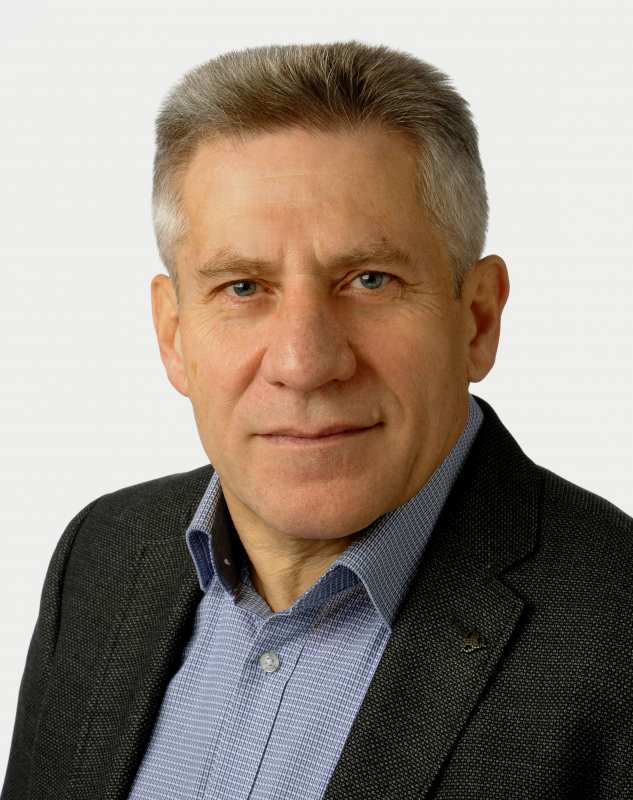Ein Portraitfoto von Alexander Monsch
